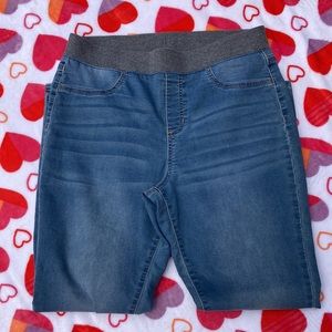 NO BOUNDARIES LIGHT WASHED JEANS